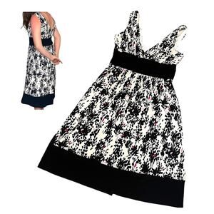 Jones Studio SUN DRESS Size 8 Womens Black White Pink Floral V-Neck Zip Mob Wife